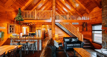 Serenity Now | Hocking Hills, Covered Hot Tub