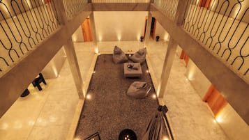 Sala de estar en el lobby