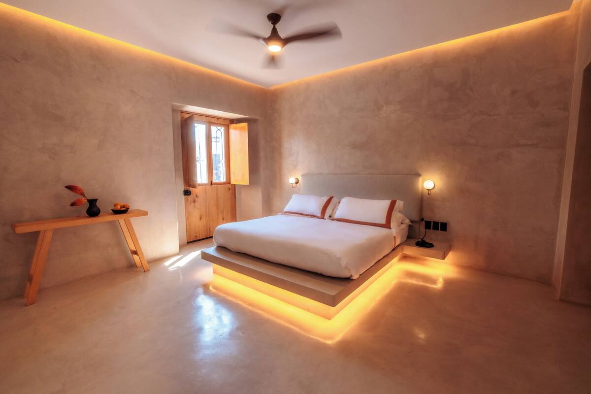 Luxury Studio Suite, City View