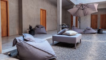 Sala de estar en el lobby