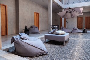 Sala de estar en el lobby