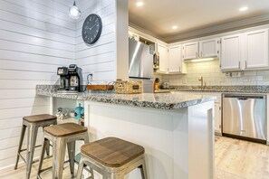 Apartment (2 Bedrooms) | Interior - Beachfront Getaway! Hilton Head Resort Condo (Hilton Head Island)