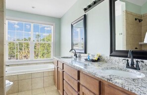 Shower, jetted bath, hair dryer, towels - Lakefront 3-bedroom townhome with private deck. Prime location! (North Charleston)