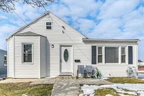 House (3 Bedrooms) | Interior - Dock! Waterfront Haven 2 Mi to Atlantic City Beach (Atlantic City)