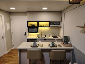 開放式客房 | 私人廚房 | 爐具、廚房用具/餐具/器皿