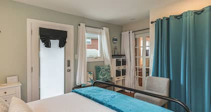 Charming Boutique Home in West End Alexandria!