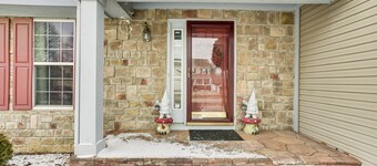 6 Mi to Rickenbacker Airport! Columbus Area Home