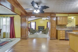 Interior - 6 Mi to Rickenbacker Airport! Columbus Area Home (Groveport)