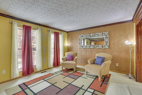 6 Mi to Rickenbacker Airport! Columbus Area Home
