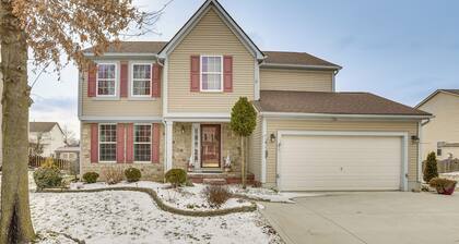 6 Mi to Rickenbacker Airport! Columbus Area Home
