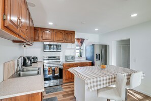 House (3 Bedrooms) | Interior - 5 Mi to Dtwn Panama City! Family Haven w/ Patio (Panama City)