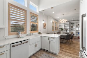 Fridge, microwave, oven, stovetop - Golf Cart Included, Close to Beach, Gated Community, Resort Pool (Santa Rosa Beach)