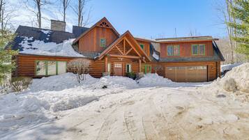 House (4 Bedrooms) | Front of property