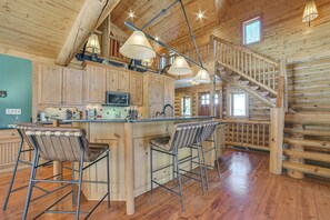 House (4 Bedrooms) | Interior
