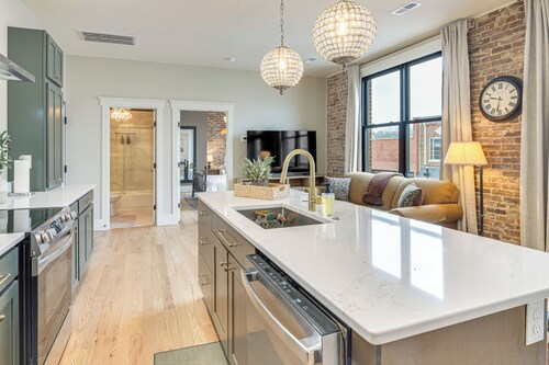 On Dtwn Square! Chic Lawrenceburg Condo w/ Balcony