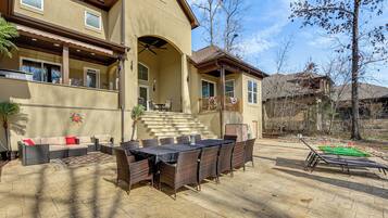 House (5 Bedrooms) | Interior