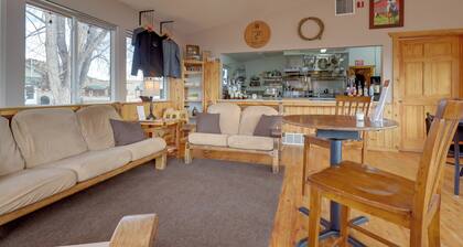 Scenic & Unique Country Retreat in Thermopolis!