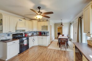 Interior - Cattle Ranch Home in Western Wyoming w/ Grill (Thermopolis)