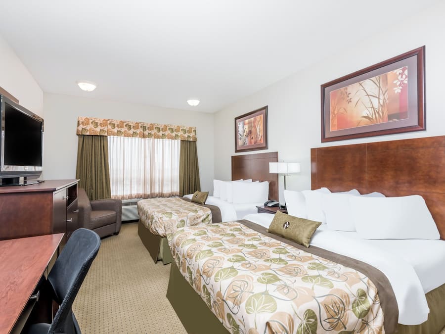 Desk, blackout drapes, iron/ironing board, free WiFi