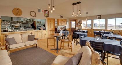 On Ranch w/ Stunning Mtn Views! Thermopolis Escape