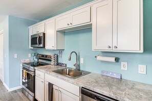 House (3 Bedrooms) | Interior - Fun in the Sun w/ Family - Pensacola Duplex + Yard (Pensacola)
