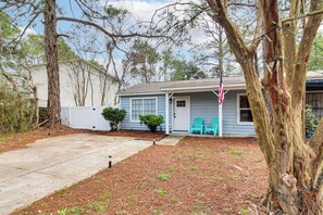 House (3 Bedrooms) | Interior - Fun in the Sun w/ Family - Pensacola Duplex + Yard (Pensacola)