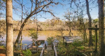 Private Dock + River View: Cabin Retreat in Jesup
