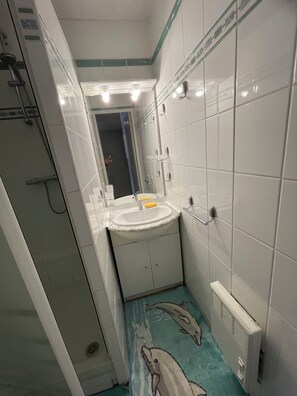 Bathroom - Apartment downtown port beach (Cavalaire-sur-Mer)
