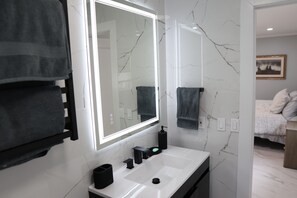 Bathroom - Enjoy a stylish experience at this Central Valley, modern 3 bedroom home. (Woodbury)