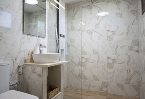 Hair dryer, towels - Ikarion Village Home by RentalsPro (Skala Fourkas)
