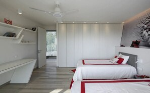 3 bedrooms, iron/ironing board, WiFi