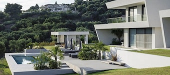 Μaraviglia Ethereon Villa by RentalsPro