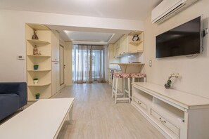 TV - Aegean House by RentalsPro - Hanioti (Chaniotis)