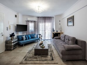 TV - GnG Apartment 1 by RentalsPro - Nea Flogita (Nea Flogita)