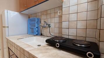 Kühlschrank, Kochgeschirr/Geschirr/Besteck