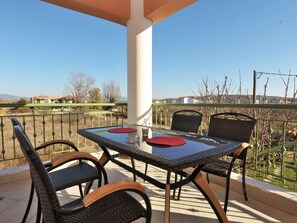 Outdoor dining - Fotinia Beach House by RentalsPro 1st floor (Paralia Dionisiou)
