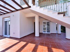 Exterior detail - Fotinia Beach House Ground Floor by RentalsPro (Paralia Dionisiou)