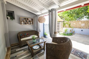 Terrace/patio - Sunlight  Maisonette by RentalsPro (Nikiti)