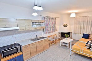 Interior - Alkiviadis Maisonette by RentalsPro (Nea Moudania)