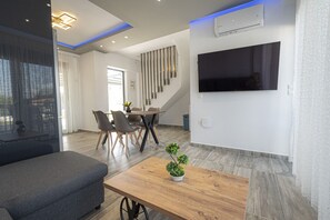 TV - Chryssis Village by Travel Pro Services - Nea Potidaia Halkidiki (Nea Potidaia)