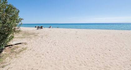 Tommy Seafront Apartments 2nd Floor by RentalsPro - Nea Flogita