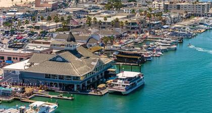 Newly Renovated Studio in Beachfront Building