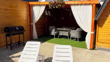 Bungalow | Outdoor dining