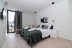 2 bedrooms, iron/ironing board, WiFi, bed sheets - UP&DOWN Suites 01 (Ponta Delgada)