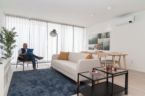 Living area - UP&DOWN Suites 01 (Ponta Delgada)