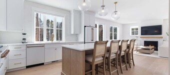 Van Duyne North – Airy Escape