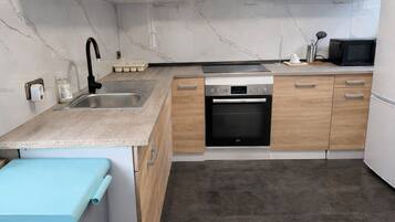 Basic-Zweibettzimmer | Eigene Küche