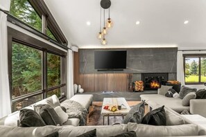 TV, fireplace, video games, offices - Eagle Vail Haven| Creekside + Hot Tub +Views (Avon)