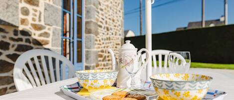 屋外ダイニングエリア