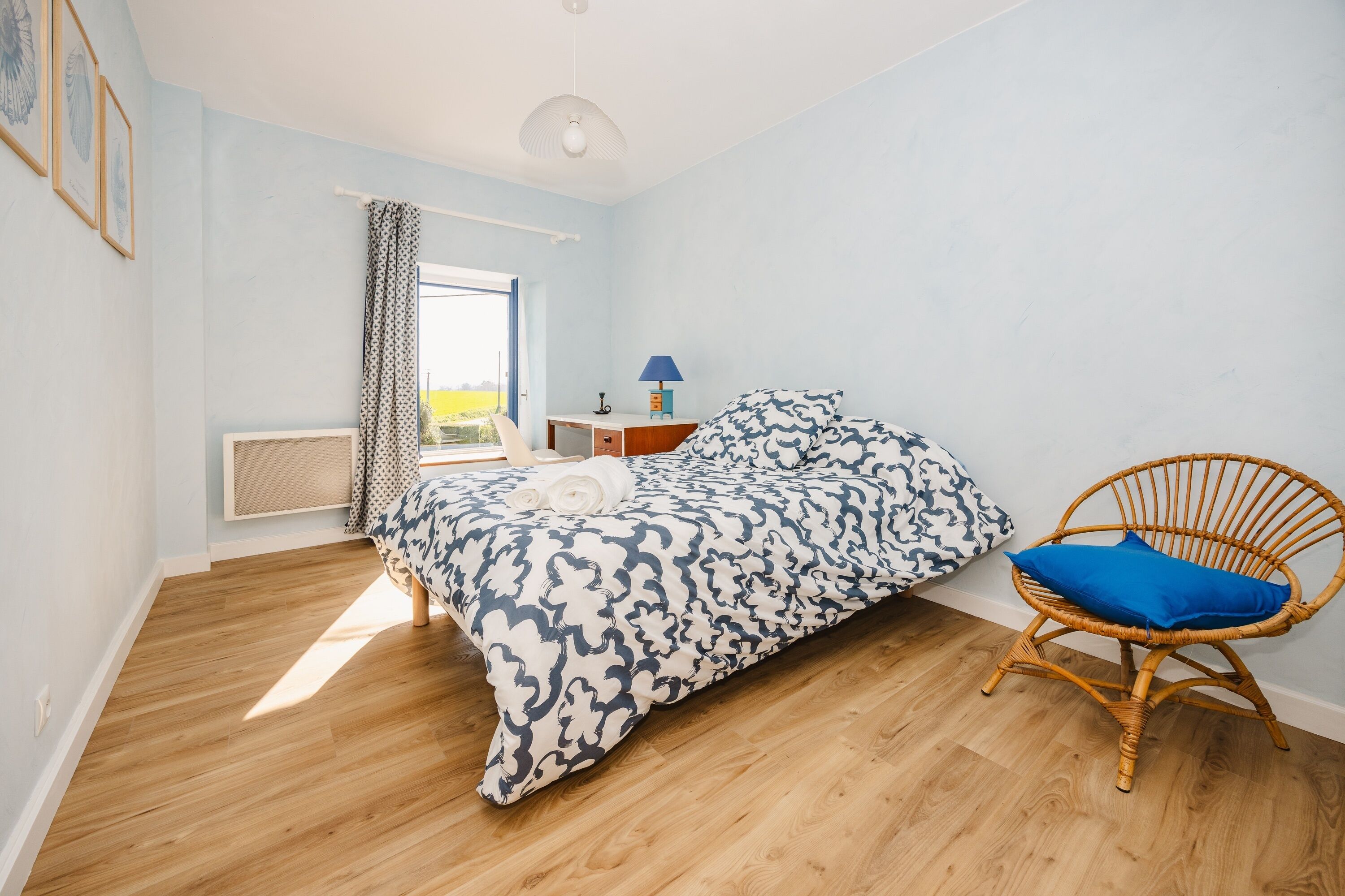 4 bedrooms, iron/ironing board, free WiFi, bed sheets